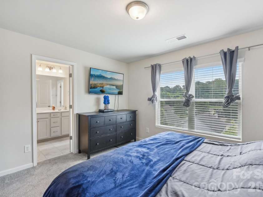 1134 Keydet Drive, Charlotte, NC 28216.  MLS# CAR4357751, YatesRealty ID 20542. 