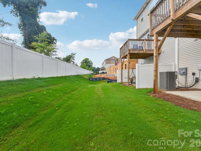 1134 Keydet Drive, Charlotte, NC 28216.  MLS# CAR4357751, YatesRealty ID 20542. 
