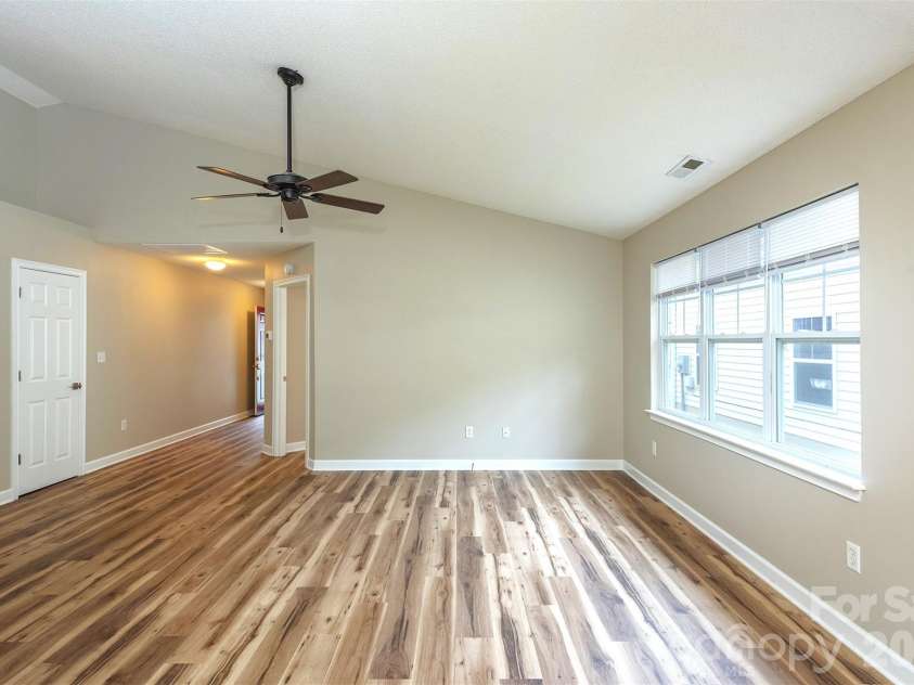 50 Clear Creekside Drive, Hendersonville, NC 28792.  MLS# CAR4336501, YatesRealty ID 20543. 