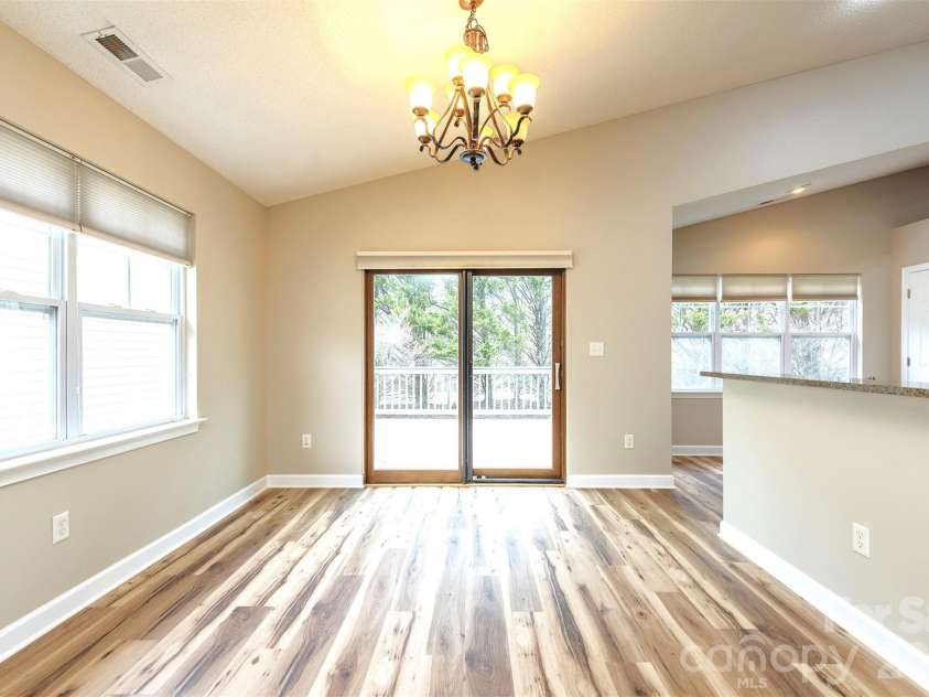 50 Clear Creekside Drive, Hendersonville, NC 28792.  MLS# CAR4336501, YatesRealty ID 20543. 