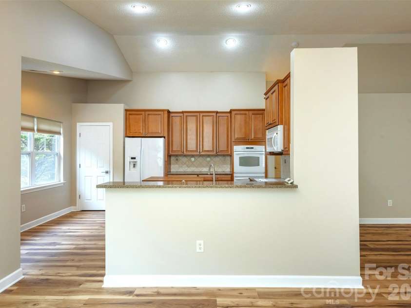 50 Clear Creekside Drive, Hendersonville, NC 28792.  MLS# CAR4336501, YatesRealty ID 20543. 