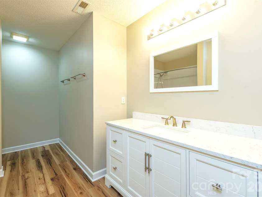 50 Clear Creekside Drive, Hendersonville, NC 28792.  MLS# CAR4336501, YatesRealty ID 20543. 