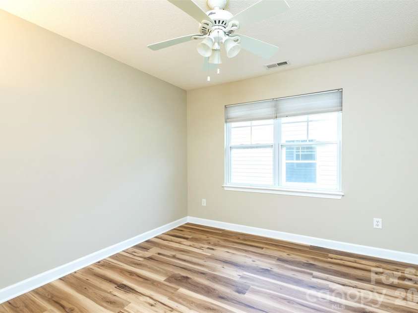 50 Clear Creekside Drive, Hendersonville, NC 28792.  MLS# CAR4336501, YatesRealty ID 20543. 