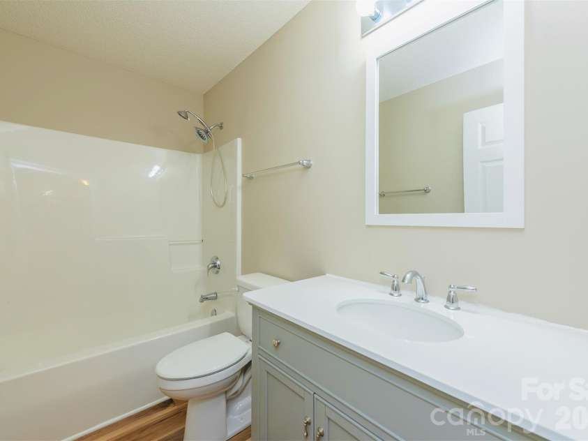 50 Clear Creekside Drive, Hendersonville, NC 28792.  MLS# CAR4336501, YatesRealty ID 20543. 
