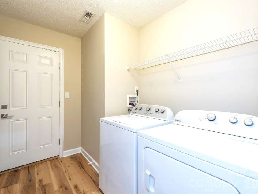 50 Clear Creekside Drive, Hendersonville, NC 28792.  MLS# CAR4336501, YatesRealty ID 20543. 