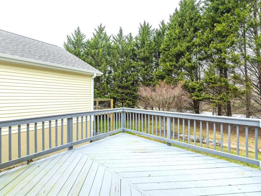 50 Clear Creekside Drive, Hendersonville, NC 28792.  MLS# CAR4336501, YatesRealty ID 20543. 