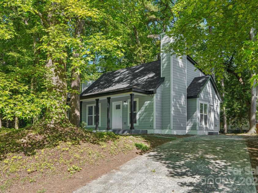 5414 Leaford Court, Charlotte, NC 28227.  MLS# CAR4264486, YatesRealty ID 20544. 