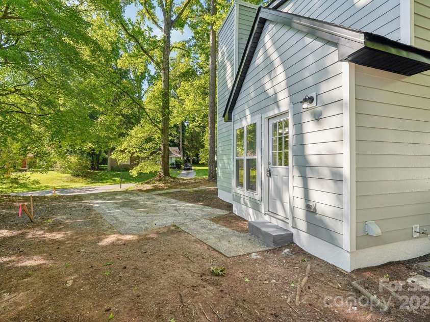 5414 Leaford Court, Charlotte, NC 28227.  MLS# CAR4264486, YatesRealty ID 20544. 