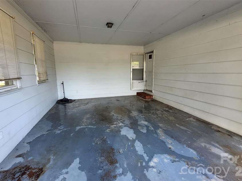 113 Kings Drive, Forest City, NC 28043.  MLS# CAR4378463, YatesRealty ID 20545. 