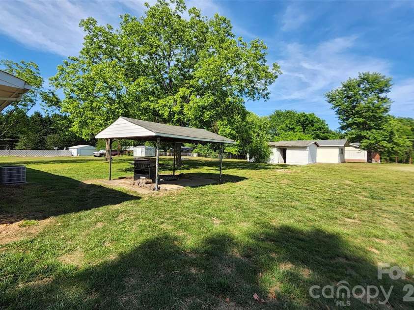 113 Kings Drive, Forest City, NC 28043.  MLS# CAR4378463, YatesRealty ID 20545. 
