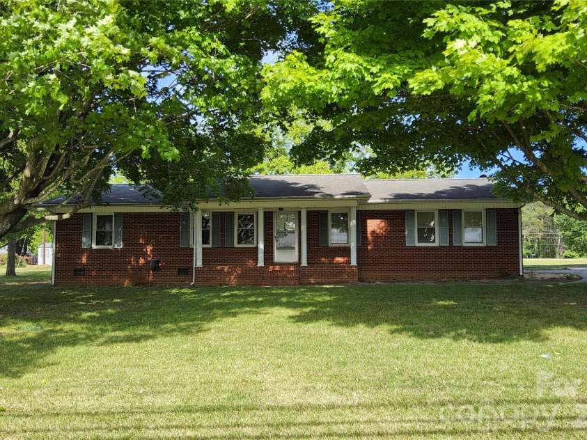 113 Kings Drive, Forest City, NC 28043.  MLS# CAR4378463, YatesRealty ID 20545. 