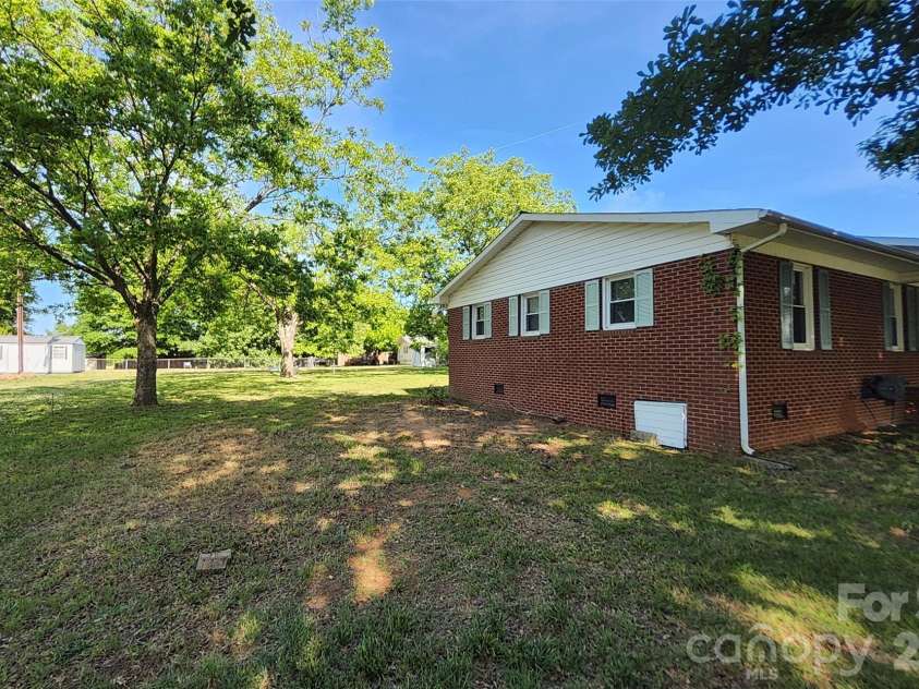 113 Kings Drive, Forest City, NC 28043.  MLS# CAR4378463, YatesRealty ID 20545. END VIEW~~
