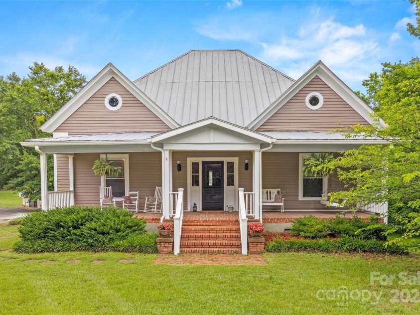 4569 Edgeland Road, Edgemoor, SC 29712.  MLS# CAR4258420, YatesRealty ID 20545. Welcome Home!