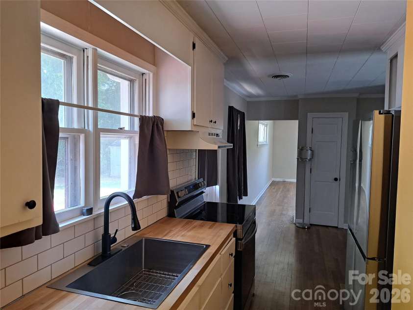 301 Fulton Street, Salisbury, NC 28144.  MLS# CAR4377308, YatesRealty ID 20546. 