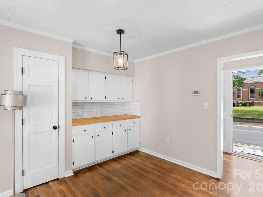 301 Fulton Street, Salisbury, NC 28144.  MLS# CAR4377308, YatesRealty ID 20546. Unit 2 Dinning room