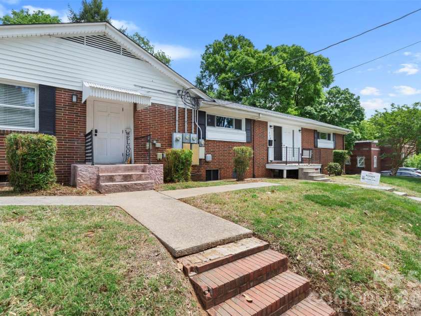 301 Fulton Street, Salisbury, NC 28144.  MLS# CAR4389893, YatesRealty ID 20546. 