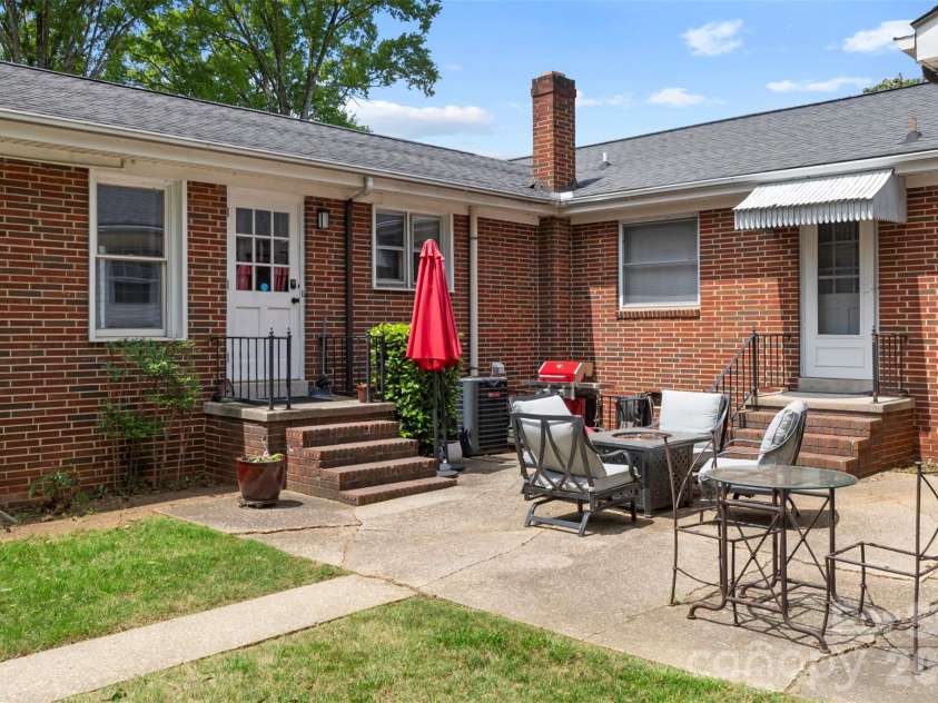 301 Fulton Street, Salisbury, NC 28144.  MLS# CAR4389893, YatesRealty ID 20546. 