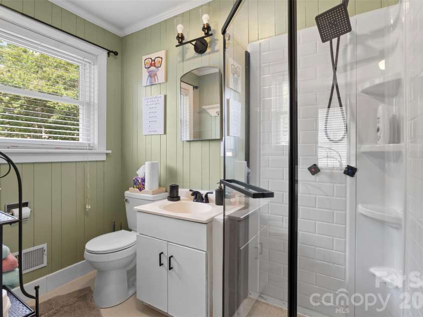 301 Fulton Street, Salisbury, NC 28144.  MLS# CAR4389893, YatesRealty ID 20546. 