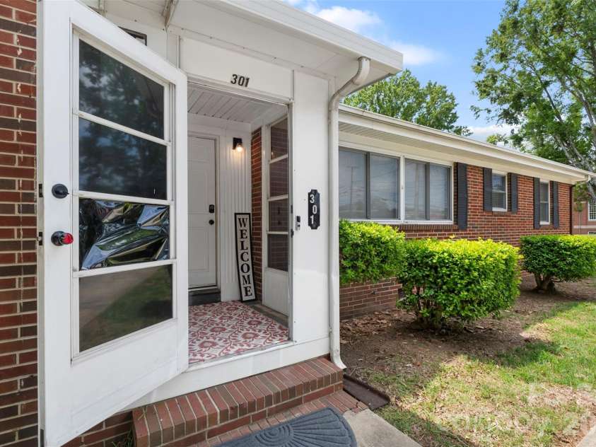 301 Fulton Street, Salisbury, NC 28144.  MLS# CAR4389893, YatesRealty ID 20546. 