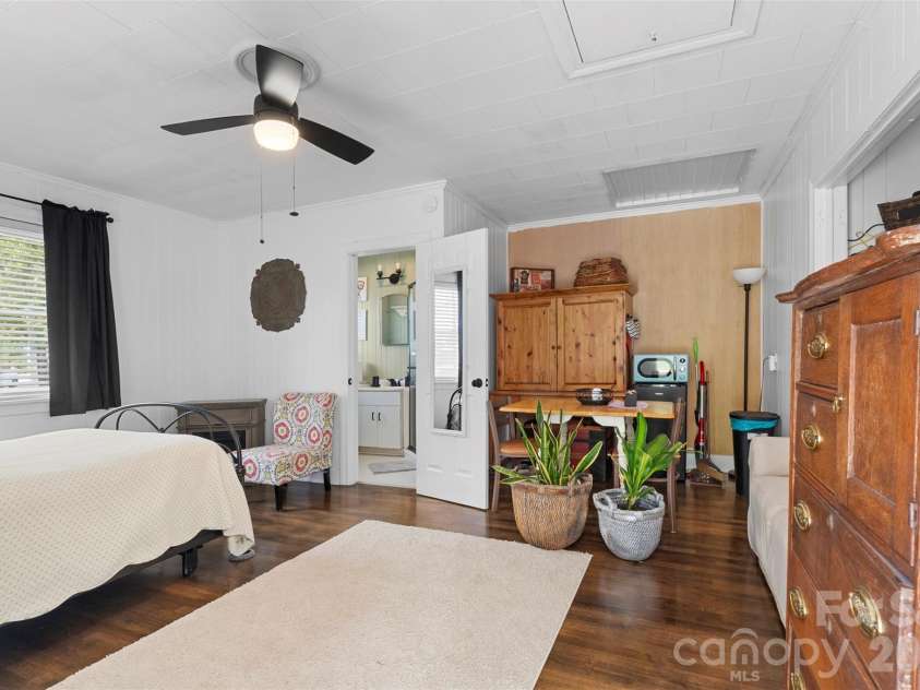 301 Fulton Street, Salisbury, NC 28144.  MLS# CAR4389893, YatesRealty ID 20546. 