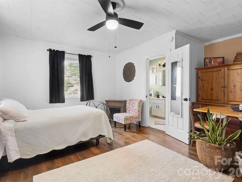 301 Fulton Street, Salisbury, NC 28144.  MLS# CAR4389893, YatesRealty ID 20546. 