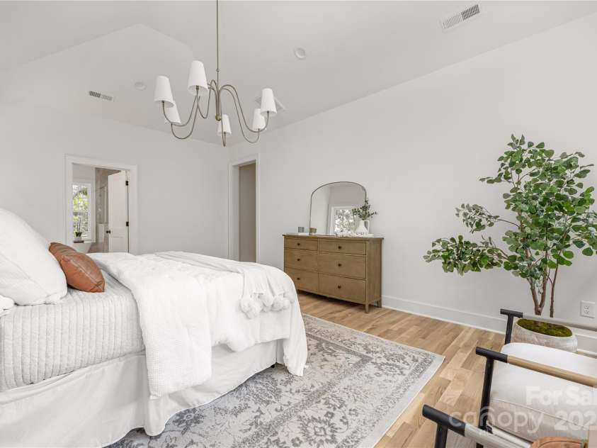 1829 Union Street, Charlotte, NC 28205.  MLS# CAR4252818, YatesRealty ID 20547. 