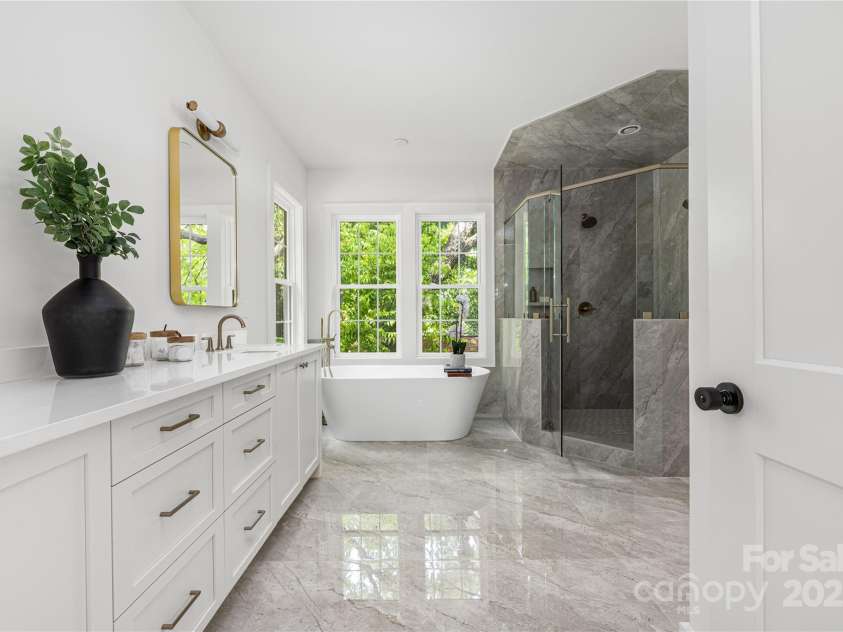 1829 Union Street, Charlotte, NC 28205.  MLS# CAR4252818, YatesRealty ID 20547. 