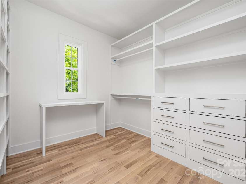 1829 Union Street, Charlotte, NC 28205.  MLS# CAR4252818, YatesRealty ID 20547. 