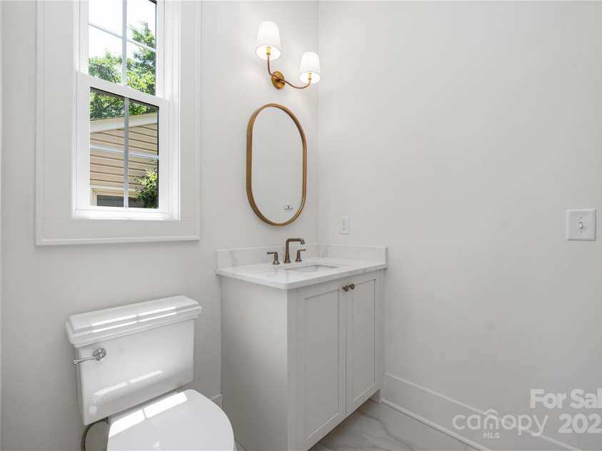 1829 Union Street, Charlotte, NC 28205.  MLS# CAR4252818, YatesRealty ID 20547. Half bath