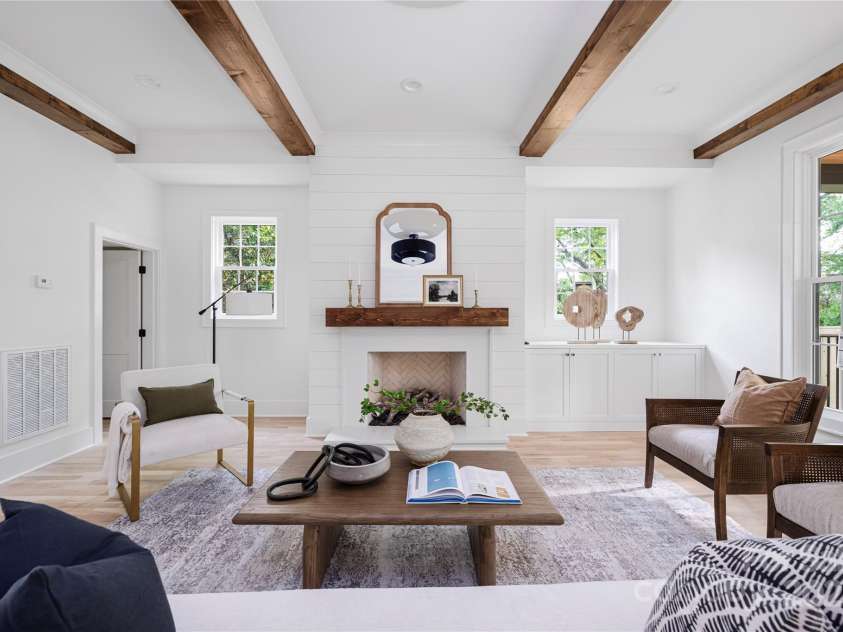 1829 Union Street, Charlotte, NC 28205.  MLS# CAR4252818, YatesRealty ID 20547. Living room
