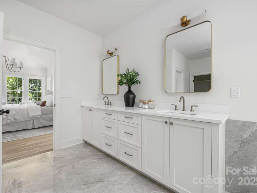 1829 Union Street, Charlotte, NC 28205.  MLS# CAR4252818, YatesRealty ID 20547. Primary bathroom