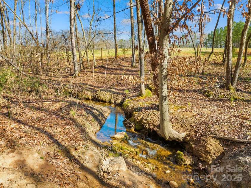 164 Linderman Lake Lane, Kings Mountain, NC 28086.  MLS# CAR4232235, YatesRealty ID 20548. 