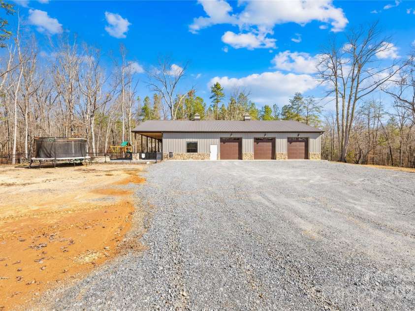 164 Linderman Lake Lane, Kings Mountain, NC 28086.  MLS# CAR4232235, YatesRealty ID 20548. 