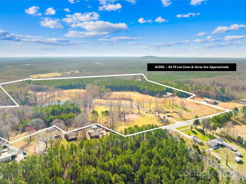 164 Linderman Lake Lane, Kings Mountain, NC 28086.  MLS# CAR4232235, YatesRealty ID 20548. 