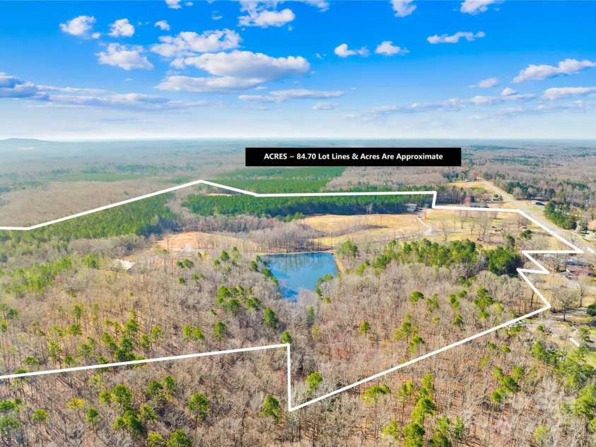 164 Linderman Lake Lane, Kings Mountain, NC 28086.  MLS# CAR4232235, YatesRealty ID 20548. 