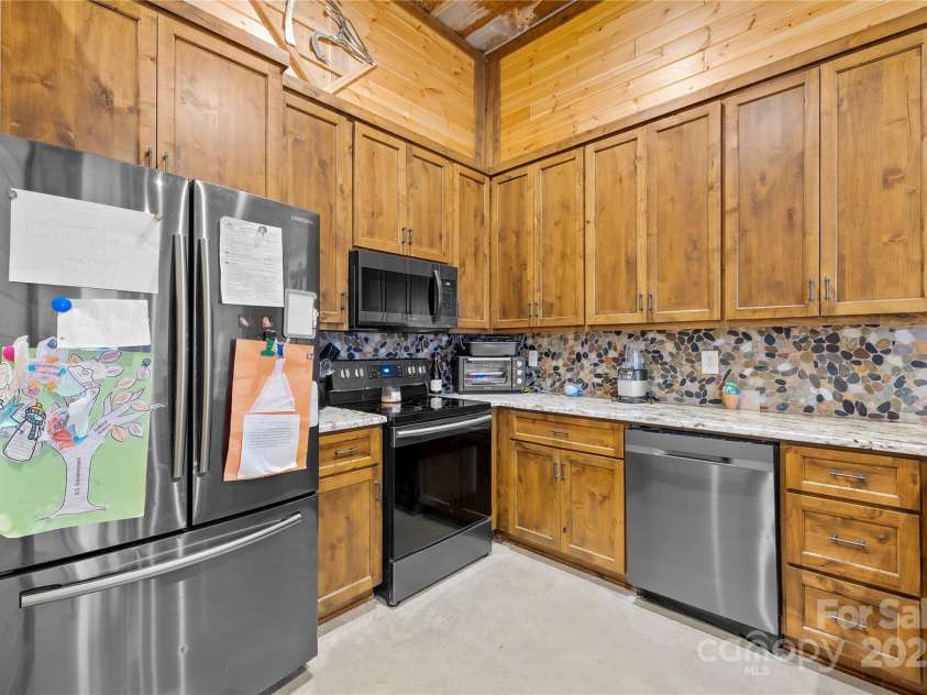 164 Linderman Lake Lane, Kings Mountain, NC 28086.  MLS# CAR4232235, YatesRealty ID 20548. 