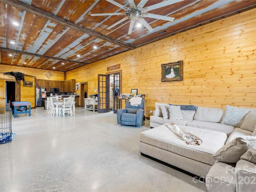 164 Linderman Lake Lane, Kings Mountain, NC 28086.  MLS# CAR4232235, YatesRealty ID 20548. 