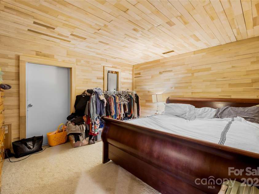 164 Linderman Lake Lane, Kings Mountain, NC 28086.  MLS# CAR4232235, YatesRealty ID 20548. 