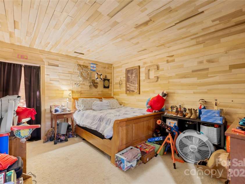 164 Linderman Lake Lane, Kings Mountain, NC 28086.  MLS# CAR4232235, YatesRealty ID 20548. 