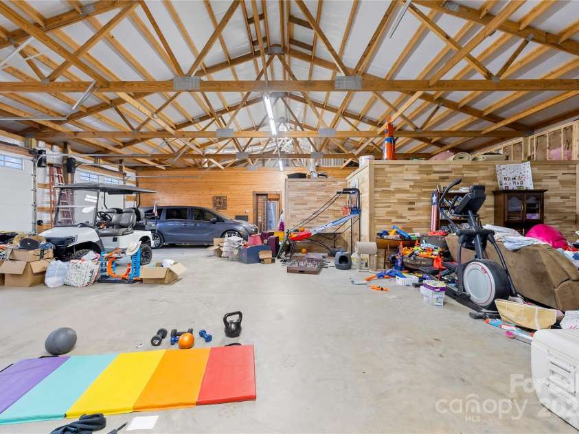 164 Linderman Lake Lane, Kings Mountain, NC 28086.  MLS# CAR4232235, YatesRealty ID 20548. 