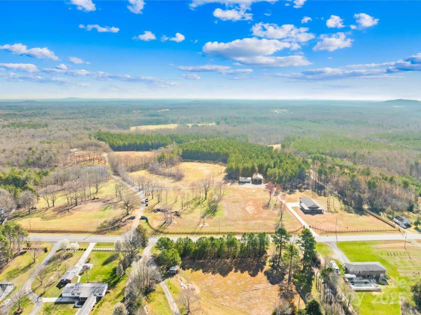 164 Linderman Lake Lane, Kings Mountain, NC 28086.  MLS# CAR4232235, YatesRealty ID 20548. 