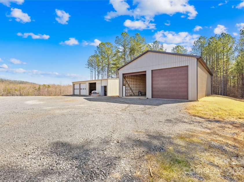 164 Linderman Lake Lane, Kings Mountain, NC 28086.  MLS# CAR4232235, YatesRealty ID 20548. 