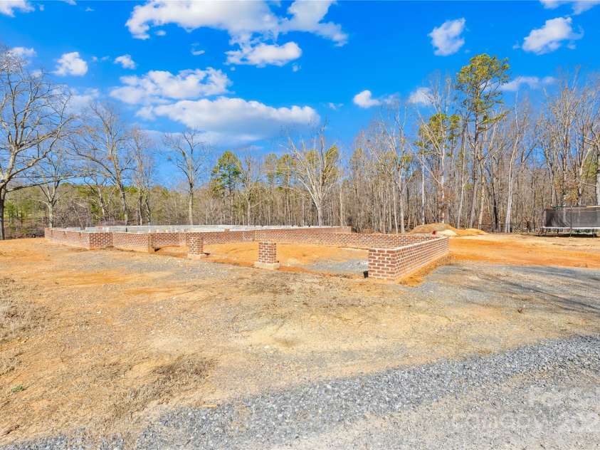 164 Linderman Lake Lane, Kings Mountain, NC 28086.  MLS# CAR4232235, YatesRealty ID 20548. 