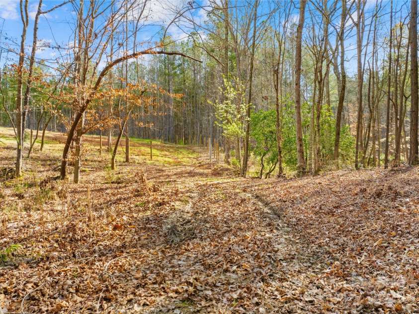 164 Linderman Lake Lane, Kings Mountain, NC 28086.  MLS# CAR4232235, YatesRealty ID 20548. 