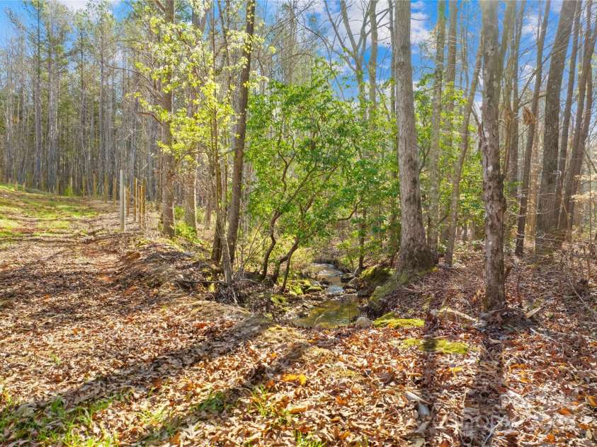 164 Linderman Lake Lane, Kings Mountain, NC 28086.  MLS# CAR4232235, YatesRealty ID 20548. 