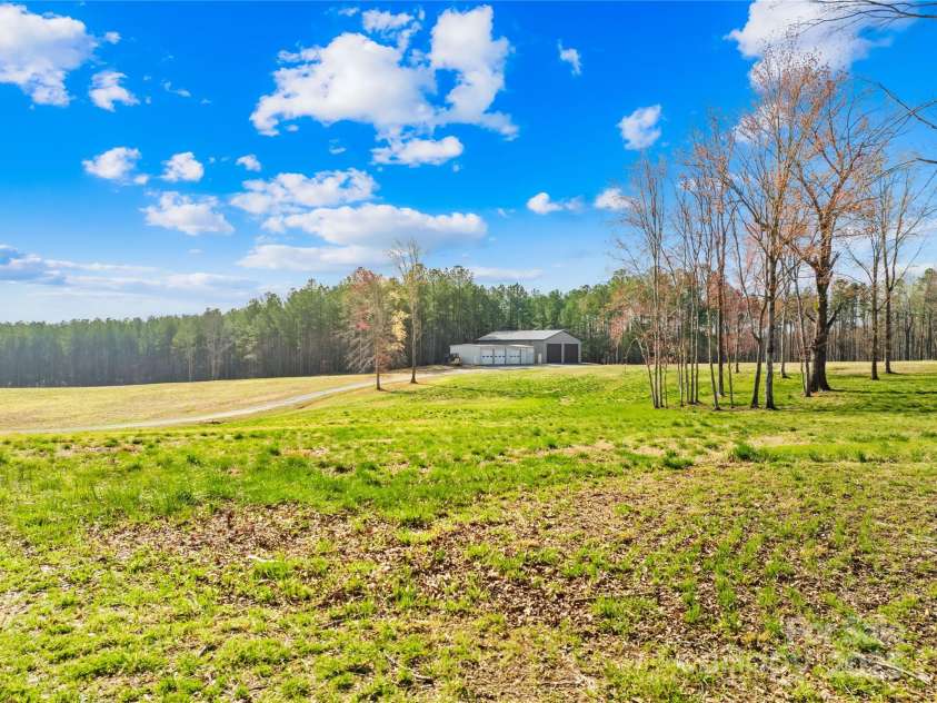 164 Linderman Lake Lane, Kings Mountain, NC 28086.  MLS# CAR4232235, YatesRealty ID 20548. 