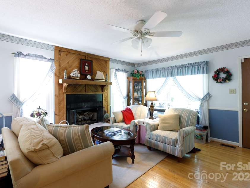 517 Powell Street, Rock Hill, SC 29732.  MLS# CAR4263004, YatesRealty ID 20549. 