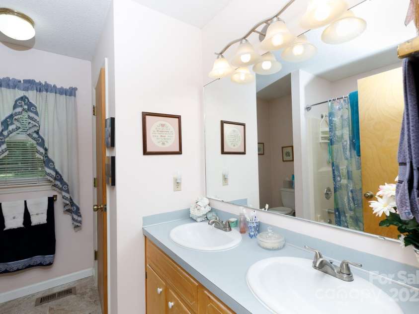 517 Powell Street, Rock Hill, SC 29732.  MLS# CAR4263004, YatesRealty ID 20549. 