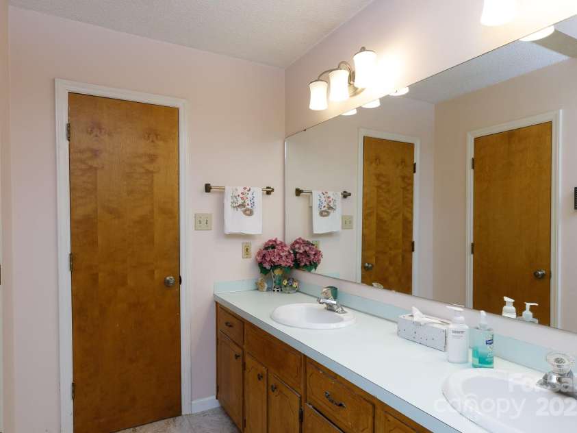 517 Powell Street, Rock Hill, SC 29732.  MLS# CAR4263004, YatesRealty ID 20549. 