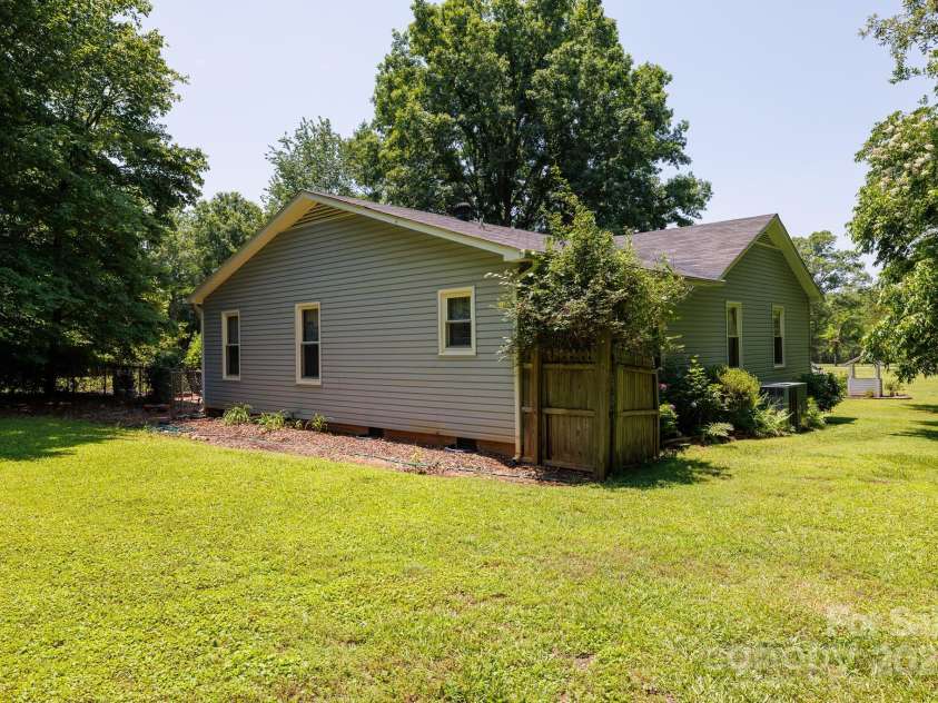 517 Powell Street, Rock Hill, SC 29732.  MLS# CAR4263004, YatesRealty ID 20549. 